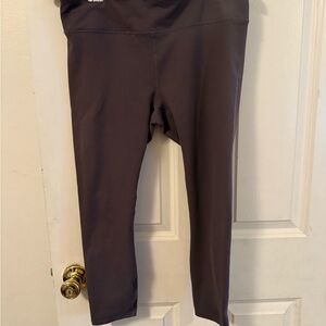 Fabletics Gray Leggings Sleek Stretchy Performance